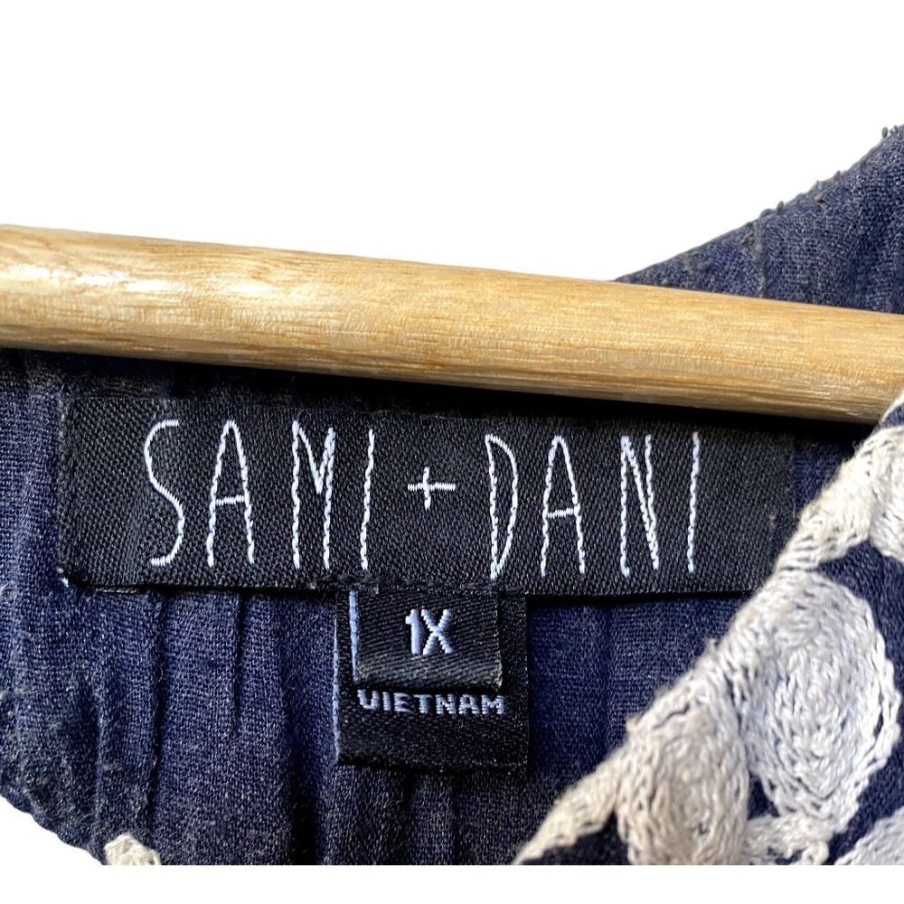 Sami and Dani Floral Embroidered Size 1X Blue  3/4 Sleeves‎ Mini Dress - Picture 6 of 10